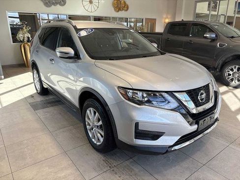 Used 2020 Nissan Rogue SV image 1