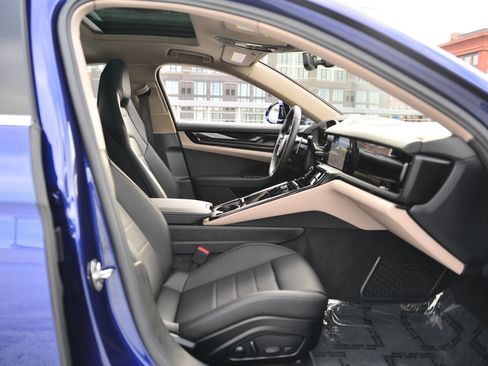 Certified 2024 Porsche Panamera 4 image 21