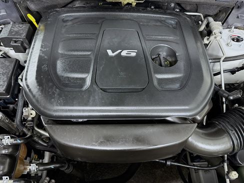 Used 2018 Jeep Grand Cherokee Overland image 39