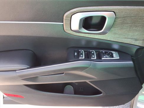 Used 2023 Kia Sorento EX w/ Panoramic Sunroof Package FWD image 20