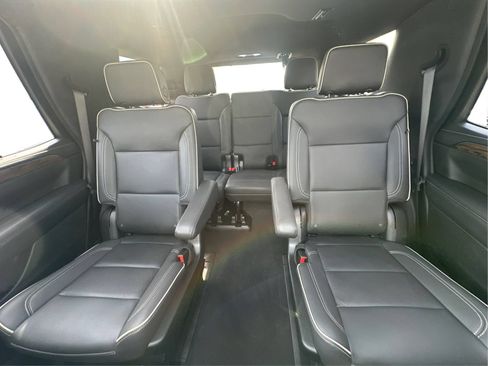 Used 2023 Chevrolet Tahoe Premier AWD/4WD image 15