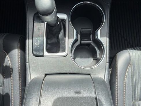 Used 2018 Toyota Highlander Plus FWD image 17