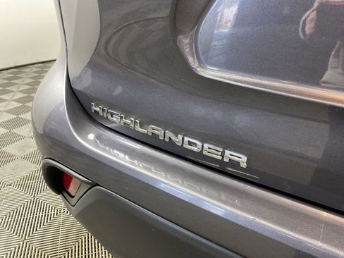 Used 2022 Toyota Highlander XLE image 31