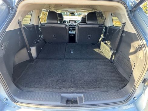 Used 2021 Toyota Highlander XLE image 33