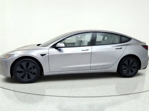 Used 2025 Tesla Model 3 Long Range RWD image 4