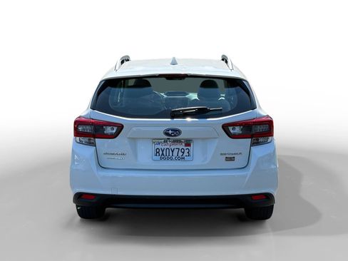 Used 2021 Subaru Impreza 2.0i Premium w/ Popular Package #2 AWD/4WD image 4