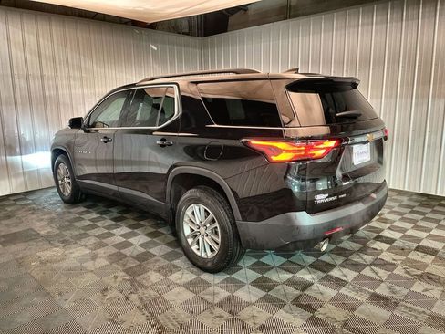 Used 2023 Chevrolet Traverse LT w/ Rear Camera Mirror Package image 6