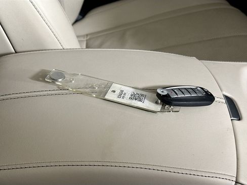Used 2024 INFINITI QX60 Sensory w/ Cargo Package AWD/4WD image 33