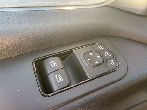 Used 2025 Mercedes-Benz Sprinter 2500 image 19