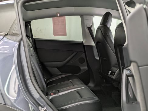 Used 2022 Tesla Model Y Performance image 22