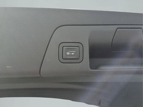 Used 2023 Buick Envision Essence FWD image 20