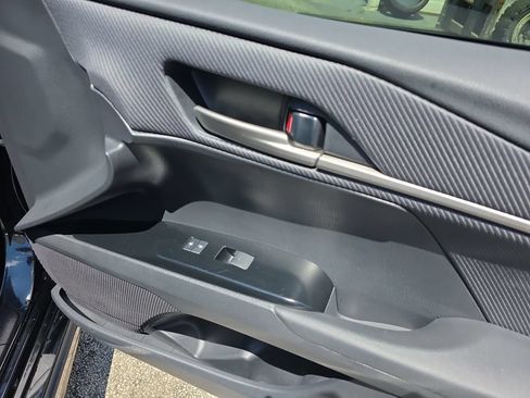 Used 2025 Toyota Camry SE FWD image 21