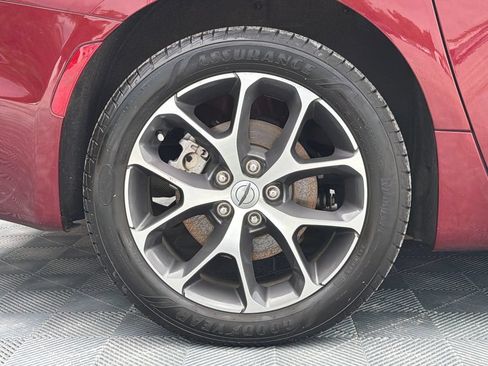 Used 2021 Chrysler Pacifica Limited w/ Uconnect Theater Family Group AWD/4WD image 24