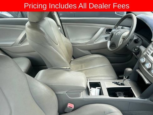 Used 2011 Toyota Camry LE w/ LE Extra-Value Pkg FWD image 3