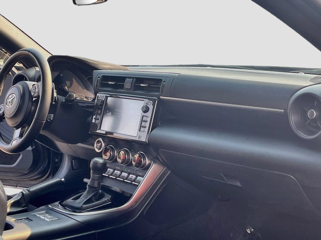 Used 2022 Toyota GR86 Premium w/ ALL Weather Mat Package (TMS) RWD image 27