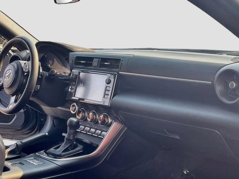 Used 2022 Toyota GR86 Premium w/ ALL Weather Mat Package (TMS) RWD image 27