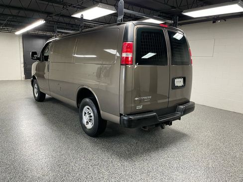 Used 2016 Chevrolet Express 2500 RWD image 6