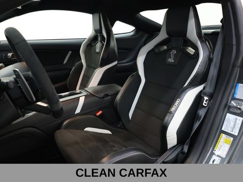 Used 2022 Ford Mustang Shelby GT500 w/ Carbon Fiber Track Pack RWD image 11