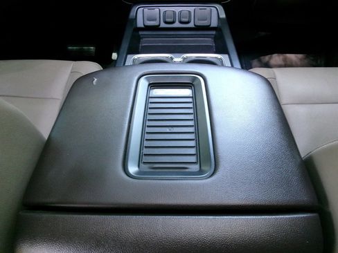 Used 2018 GMC Sierra 2500 SLT w/ Duramax Plus Package AWD/4WD image 16