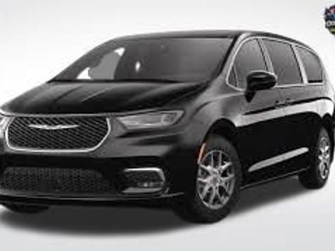 Used 2025 Chrysler Pacifica Select FWD image 1
