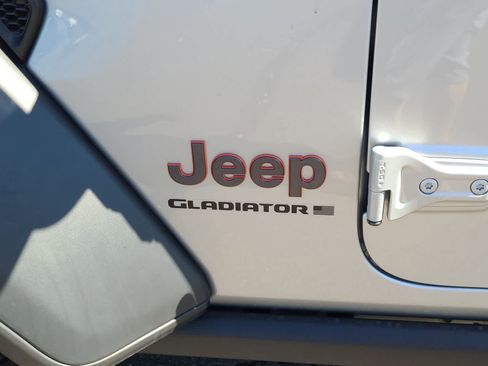 Used 2023 Jeep Gladiator Mojave image 15