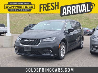 Used 2023 Chrysler Pacifica Touring-L