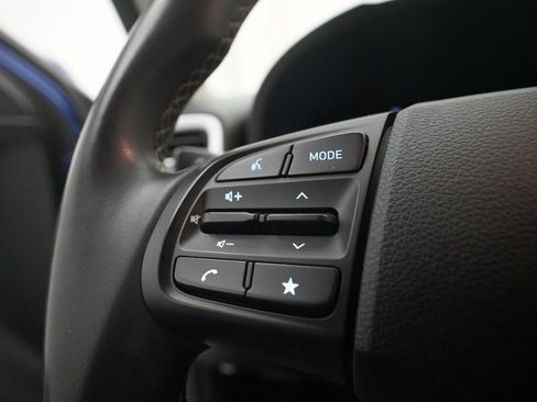 Used 2023 Hyundai Venue Limited w/ Cargo Package image 17