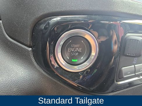 Used 2025 Chevrolet Silverado 2500 LT w/ Convenience Package AWD/4WD image 32