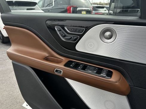 Certified 2023 Lincoln Aviator Reserve w/ Equipment Group 201A image 30