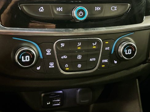 Used 2023 Chevrolet Traverse RS AWD/4WD image 16