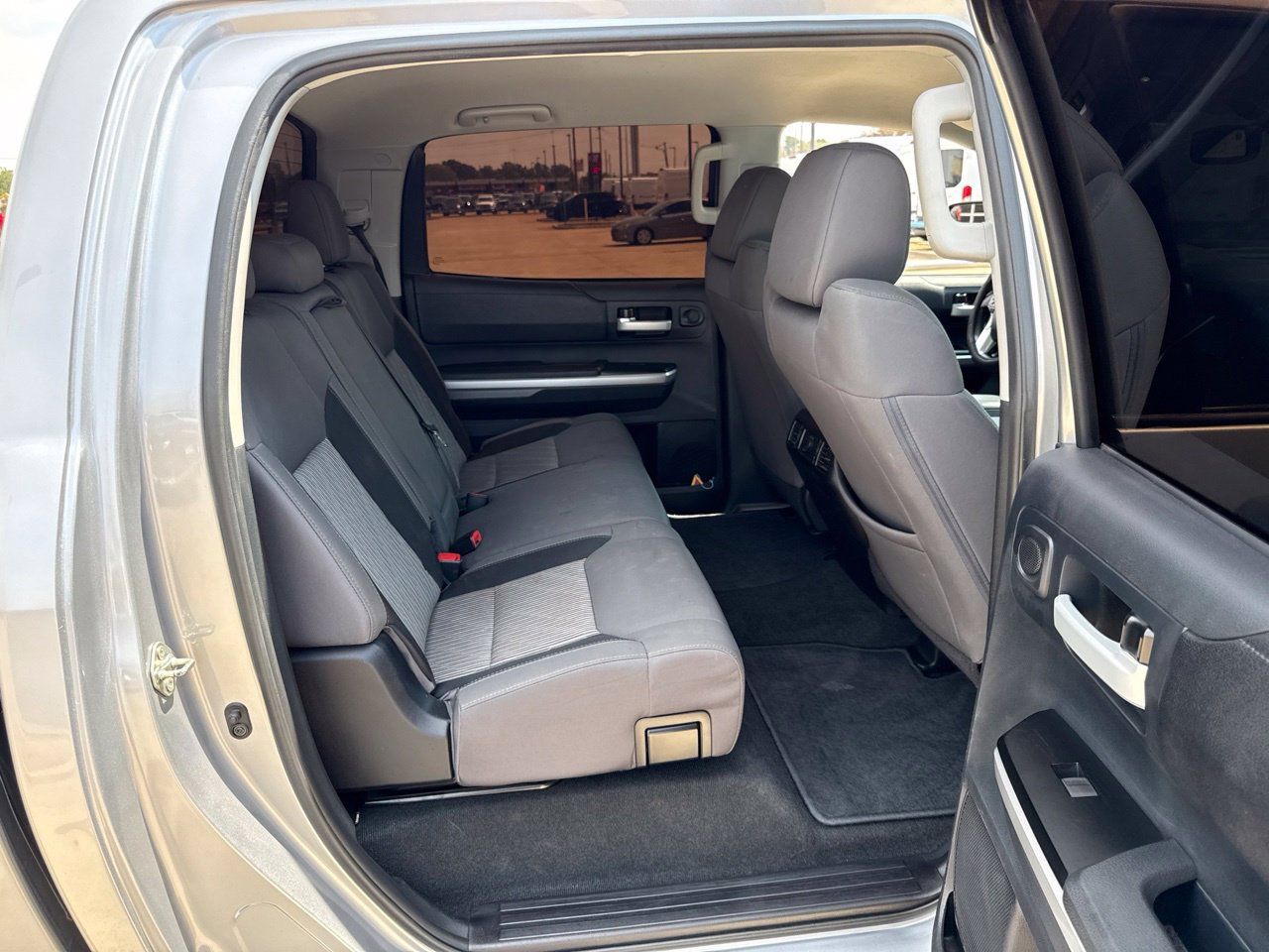 Used 2016 Toyota Tundra SR5 w/ SR5 Upgrade Package RWD image 11