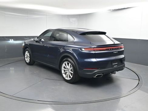 Certified 2024 Porsche Cayenne Coupe AWD/4WD image 3