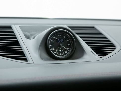 Certified 2024 Porsche Macan image 25