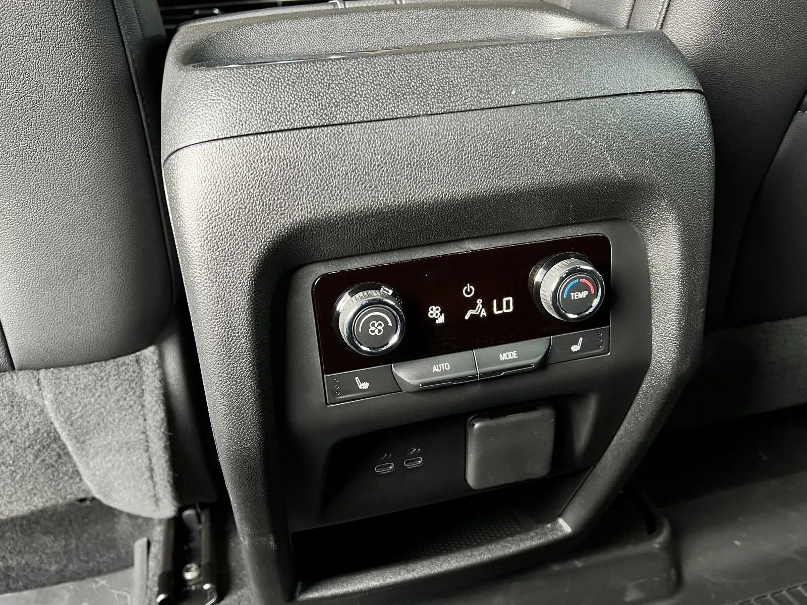 Used 2026 Chevrolet Traverse RS AWD/4WD image 39