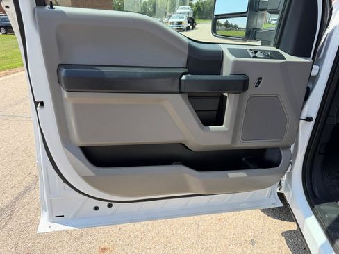 Used 2022 Ford F250 XL w/ Power Equipment Group RWD image 16