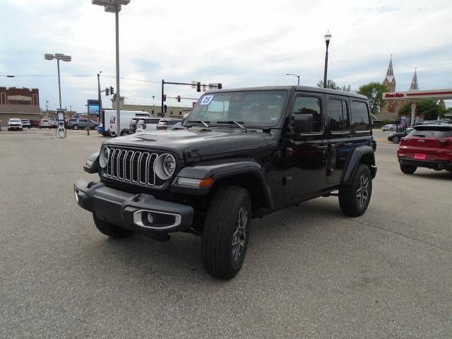 Used 2025 Jeep Wrangler Unlimited Sahara AWD/4WD image 3