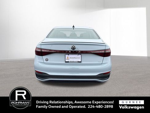 New 2026 Volkswagen Jetta SE image 8
