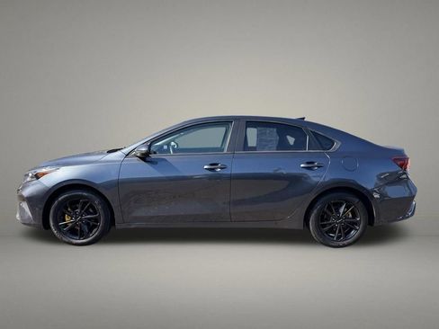 Used 2022 Kia Forte LXS w/ LXS Technology Package FWD image 2