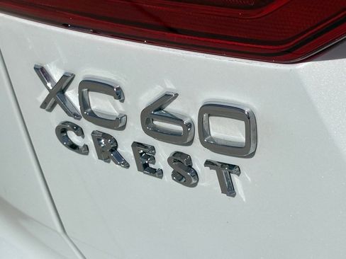 Certified 2024 Volvo XC60 T8 Plus w/ Protection Package Premier image 10