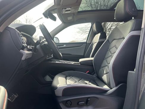 New 2026 Volkswagen Atlas Peak Edition image 3