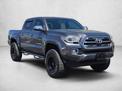 Used 2017 Toyota Tacoma Limited w/ Tow Package AWD/4WD image 3