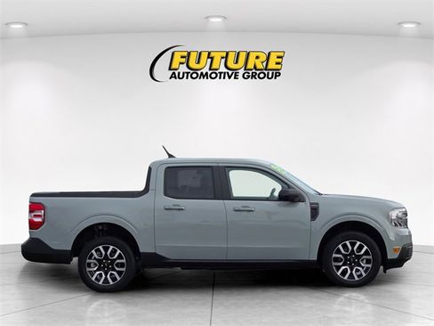 Certified 2024 Ford Maverick Lariat image 3