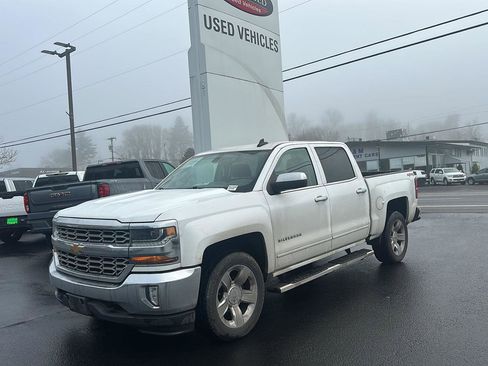 Used 2018 Chevrolet Silverado 1500 LT w/ LT Eassist Package image 4