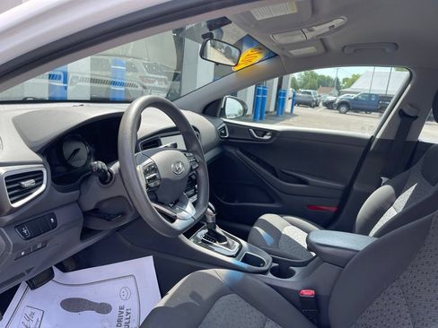 Used 2018 Hyundai Ioniq Blue FWD image 13