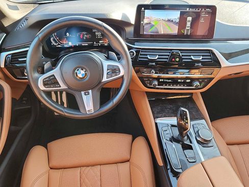Certified 2023 BMW 530i xDrive w/ M Sport Package image 11