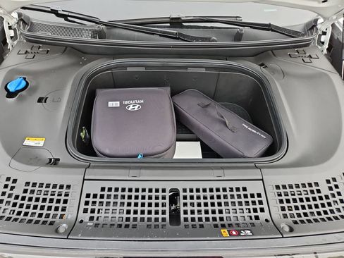 New 2026 Hyundai Ioniq 9 SE AWD/4WD image 13