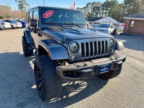 Used 2016 Jeep Wrangler Unlimited Sahara AWD/4WD image 7
