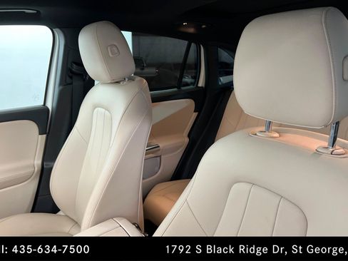 Certified 2022 Mercedes-Benz GLA 250 4MATIC w/ Premium Package Lite image 16