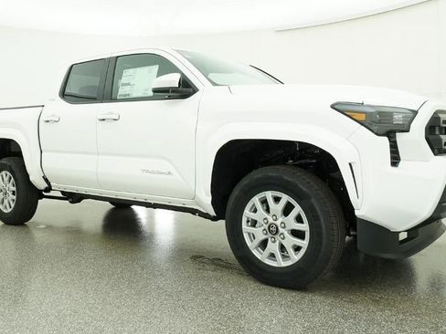 New 2026 Toyota Tacoma SR5 RWD image 29