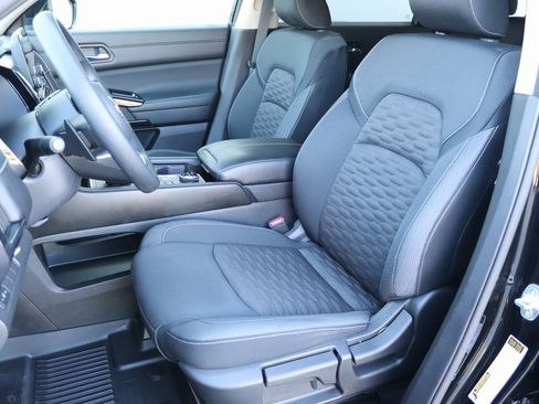 Used 2022 Nissan Pathfinder S image 5